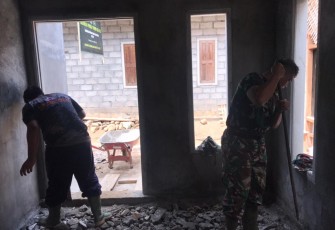 Linggis Pun Mulai Bermain di Lokasi TMMD 112