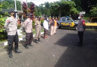 Kapolsek Pimpin Ops Yustisi dan Edukasi serta Sosialisasi PPKM di Cisompet