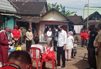 Presiden Joko Widodo Tinjau Vaksinasi Door To Door di Jawa Tengah