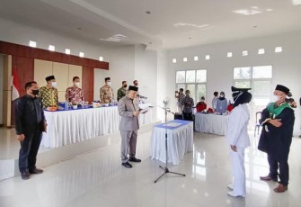  WABUP Seluma Lantik Pejabat Semetara Kepala Desa Muara Dua