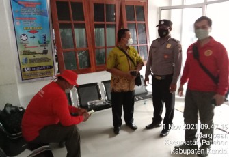 Pengamanan Vaksinasi oleh Polsek Patebon, Kamis 11/11/2021
