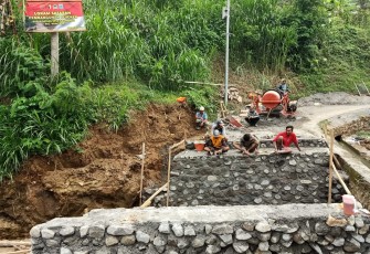 Plat Deker Hampir Tuntas 