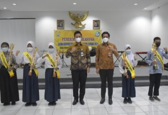 Bupati Kendal Apresiasi 151 Pelajar SMP Berprestasi dengan Memberikan Beasiswa