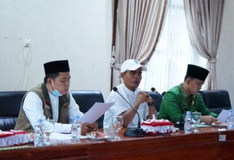 Komisi I DPRD Kota Bengkulu melakukan rapat kerja atau hearing dengan empat Organisasi Perangkat Daerah (OPD) sekaligus di ruang rapat Gading Cempaka, Kantor DPRD