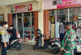 Kapolsek Cingambul-Polres Majalengka, Mantap !! Polisi dan TNI Bersinergi Laksanakan Patroli Dialogis di Tempat Perekonomian