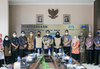 Untuk Pertama Kali Kabupaten Pasaman Terima Penghargaan Layak Anak Tahun 2021