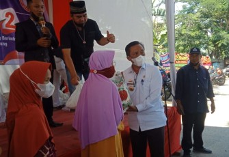 FPII Lampung melakukan kegiatan sosial dengan membagikan lima puluh paket bantuan sembako kepada warga kurang mampu