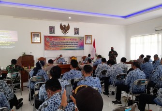 Kasi Intel Kejaksaan Kendal Imam Kilman SH saat membetikan sambutan pada acara Rapat Koordinasi Pengamanan Wilayah dalam rangka memelihara Stabilitas Kamtibmas dan Kondusifitas wilayah Kabupaten Kendal, bertempat di Aula Kecamatan Gemuh, Kamis (18/11/2021)