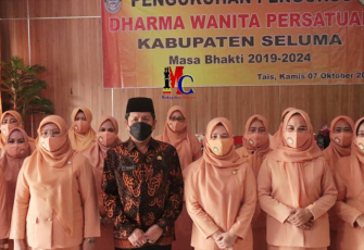 Pengukuhan Pengurus Dharma Wanita Persatuan Kabupaten Seluma