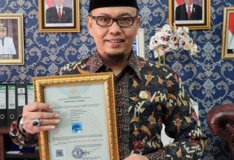 Direktur PDAM Tirta Hidayah Sjobirin Hasan