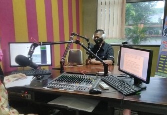 Humas Polres Pekalongan Kota Polda Jawa Tengah memberikan sosialisasi di Radio Kota Batik Pekalongan 91,2 Mz yang dilakukan Kamis, (24/06/2021).