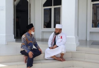 Canda Helmi Hasan di Masjid Terapung Bersama Wabup Terhebat di Dunia, Siapakah Dia?