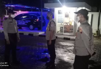 Polsek Pekalongan Utara Polres Pekalongan Kota Polda Jawa Tengah intensif menggelar patroli Blue Light untuk menciptakan situasi yang aman dan kondusif.