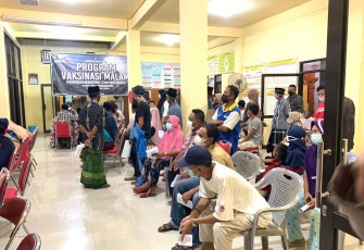 Polres Kendal laksanakan Vaksinasi malam di Balaidesa Sendang Dawung