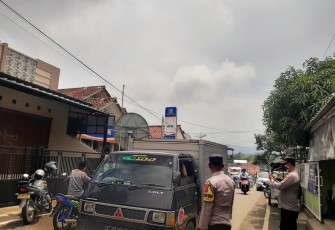 Dipimpin IPTU Agus Malik Sebagai Kapolsek Malausma Polres Majalengka ajak anggota laksanakan patroli keliling desa malausma