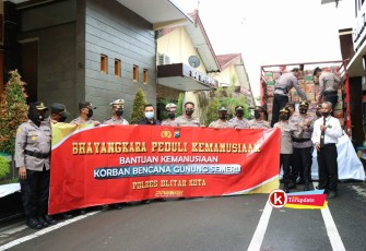 Polres Blitar Kota Peduli Kemanusiaan Terhadap Masyarakat Kabupaten Lumajang yang Terdampak Erupsi Gunung Semeru (foto : Humas Polres Blitar Kota untuk Klikwarta.com)
