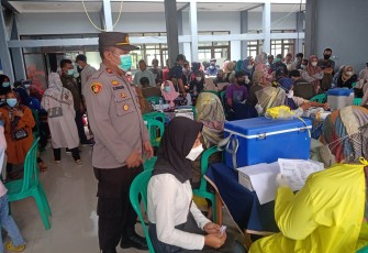 Kapolsek Cisompet - Polres Garut, Secara Stationer Pimpin Langsung Kegiatan Ops Yustisi PPKM Level 3
