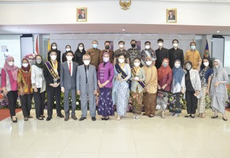 Salah satu Fakultas Kedokteran Gigi (FKG) paling bergengsi di Jakarta, FKG Universitas Prof. Dr. Moestopo (Beragama) hari ini mengangkat sumpah 26 dokter gigi baru
