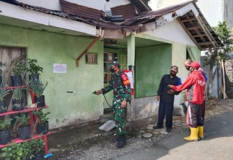Penyemprotan disinfektan di masa PPKM Darurat