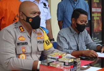 Kapolres Mukomuko AKBP Witdiardi SIK MH l Saat Melakukan Konferensi Pers 