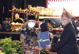 Launching Buku, Kapolda Bengkulu Gelar Wayang Kulit