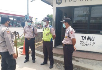 Hadirkan Rasa Nyaman Bhabinkamtibmas Polsek Dawuan Laksanakan Patroli Dialogis