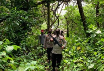 Tingkatkan Sinergi Polsek Enggano Lakukan Patroli Bersama BKSDA