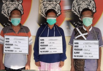 Tiga Penjudi Togel saat diamankan