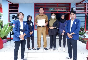 Diskominfo BU Lepas 3 Mahasiswa Magang UNIB