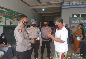 Kapolsek Rajagaluh - Polres Majalengka, Gelar Ops Yistisi PPKM Mikro "Himbau" Masyarakat Taati Prokes dan Bagikan Masker