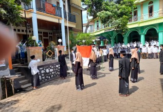 Kapolsek Limbangan Hadiri Upacara Hari Santri Nasional Tahun 2021 di Ponpes Miftahul Huda