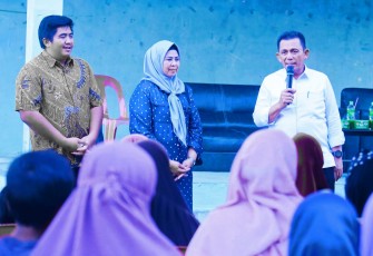 Gubernur Prov Kepri Bersama PLT Bupati Bintan dan Anggota Dewan Prov Kepri saat Tinjau Kampung Tenggel Kec Bintan Pesisir