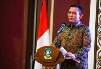 Gubernur Kepulauan Riau H. Ansar Ahmad saat menghadiri pisah sambut Kajati Kepri, Jumat malam (11/03).