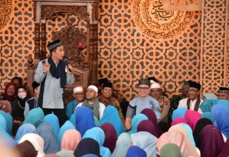Ustadz Maulana saat memberikan Tausiah di Masjid Istiqamah Bulakan, Balai Kandi.