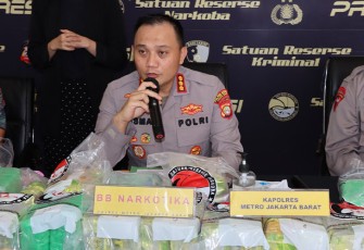 Kapolres Metro Jakarta Barat Kombes Pol Pasma Royce saat konferensi pers, Jumat (2/9/2022).