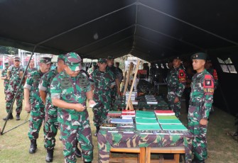 Kasad saat Pimpin Riksiapops Satgas Pamtas Yonif 744/SYB