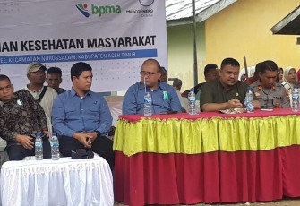 VP Relations Arif Rinaldi yang diwakili Field Relation Manager Medco E&P Malaka Hendarsyah saat kegiatan.