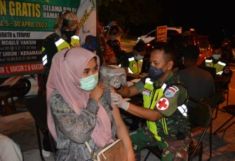 Vaksinasi Booster Malam Hari Sasar Pengunjung McDonald"s 