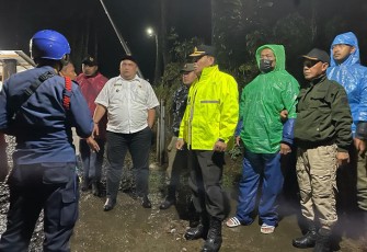 Tim Gabungan dari unsur TNI, Sat Pol PP Kabupaten Bogor, BPBD, dan Tagana, pada Kamis (13/10).