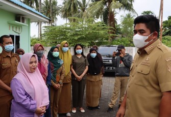  Roby saat Sidak Puskesmas Berakit