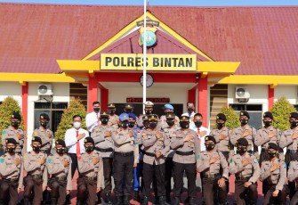 Kapolres Bintan AKBP Tidar Wulung Dahono, S.H., S.I.K., M.H saat  Lepas 25 Siswa Latja Diktukba Polri Gelombang 1 TA 2022