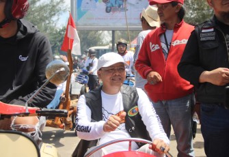 Gubernur Rohidin saat hadir dan membuka KBBS ke XVIII, di Sport Center Pantai Panjang Bengkulu, Sabtu (12/11). 