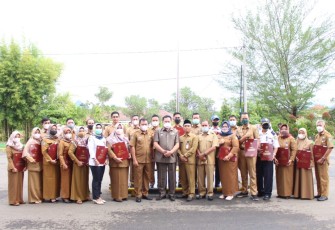 45 Orang PNS di Kabupaten Bengkulu Tengah Menerima Satyalancana Karya Satya 2022