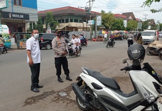 Penyemprotan disinfektan oleh Forkopimcam Weleri