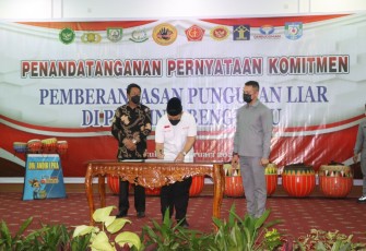 Penandatanganan pernyataan komitmen pemberantasan Pungutan liar di Provinsi Bengkulu