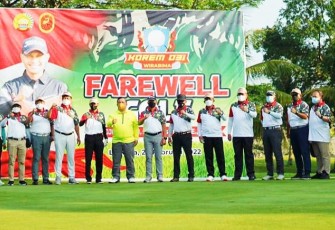 Gubernur Kepulauan Riau H. Ansar Ahmad, saat menghadiri undangan farewell golf Danrem 031 Wira Bima