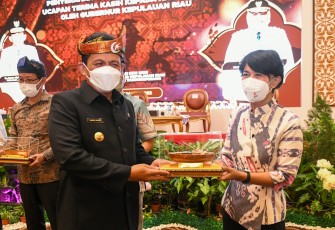 Gubernur Kepri, H.Ansar Ahmad, saat membuka Seminar Nasional