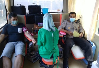 Donor darah di Kantor Camat Gondang, Tulungagung