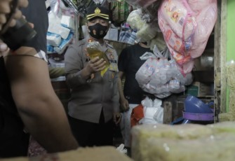 Jelang Bulan Ramadhan, Sidak Stok dan Harga Minyak Goreng di Kabupaten Karawang