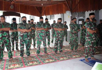 Prajurit Menart 3 Marinir Laksanakan Sholat Ghoib dan Do'a Bersama